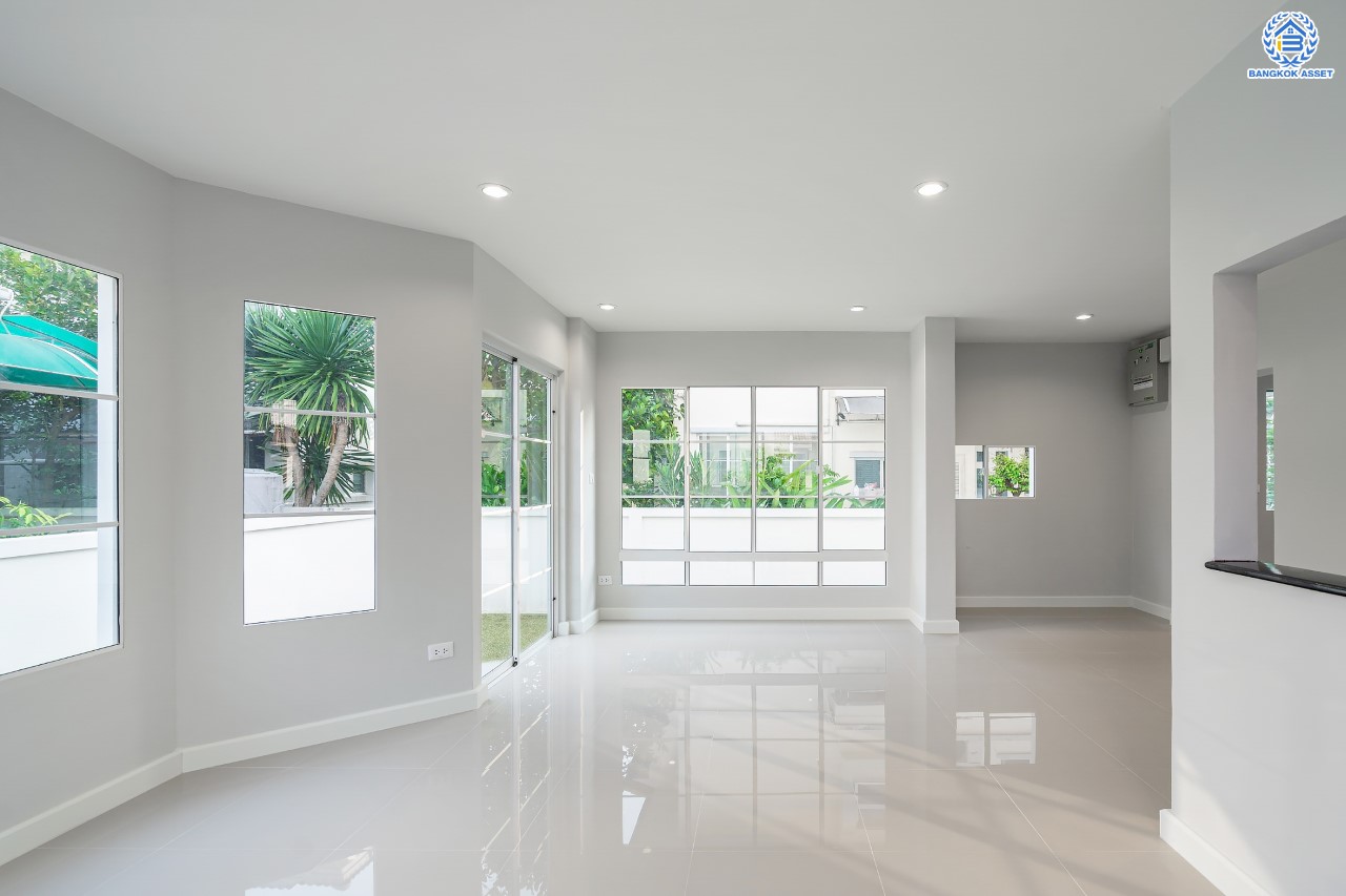 บ้านมือสองตกแต่งใหม่ คุณภาพ LH โครงการ มัณฑนา ปิ่นเกล้า-พระราม5 บรรยากาศเงียบสงบ มีความเป็นส่วนตัว เนื้อที่ 58 ตร.ว. ฟังก์ชัน 3 ห้องนอน 2 ห้องน้ำ 2 ที่จอดรถ facility ครบครัน! บนทำเลเดินทางสะดวก หน้าโครงการติดถนนนครอินทร์ ใกล้วงเวียนพระราม5 และจุดขึ้นทางด่วน "ศรีรัช"